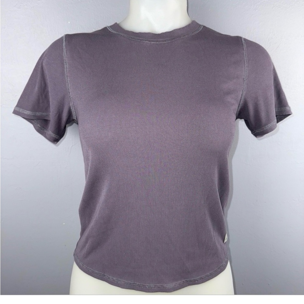 Vuori Pose Fitted Tee Lavender Purple